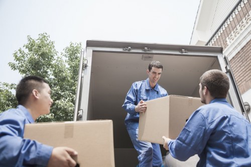 Benefits of choosing Storage Bayswater for furniture removal