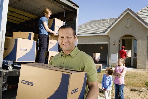 Tips and strategies for a smooth house move with professional help